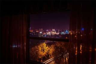 Гостиница Астория Волгоград Четырехместный номер с душем-4