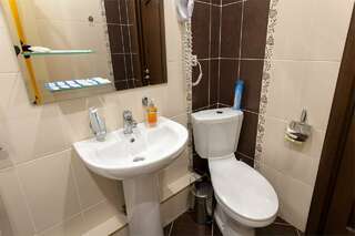 Гостиница Астория Волгоград Стандартный номер с кроватью размера «king-size»-6