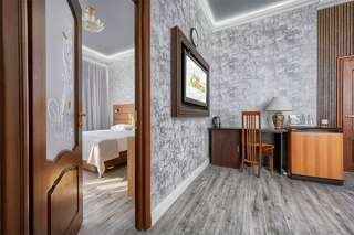 Гостиница Астория Волгоград Четырехместный номер-1